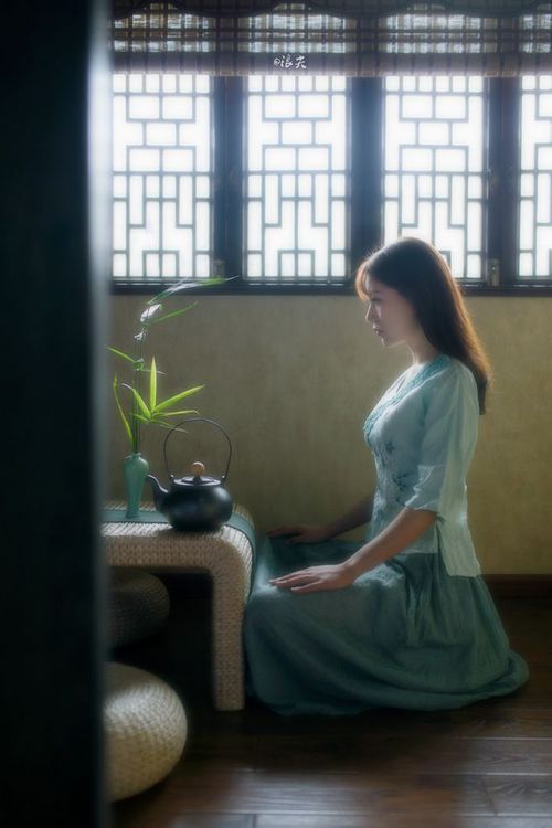 日本马术协会与科技公司合作，开发虚拟现实训练平台，提升骑手技能。