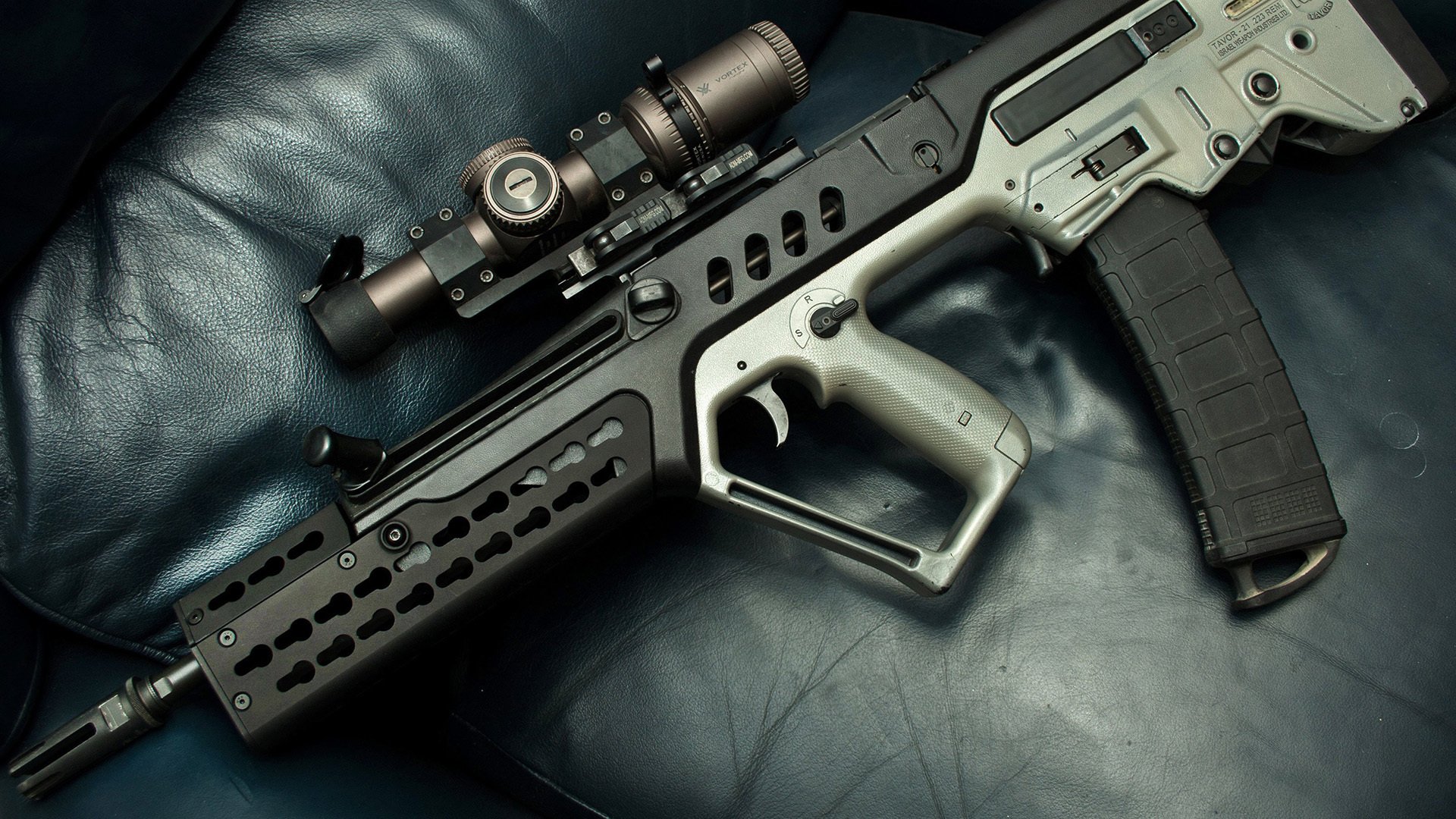 西甲裁判语言模型优化多语种环境下判罚准确率,西甲足球裁判